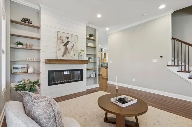 403 Cayuga Cir gallery image 17