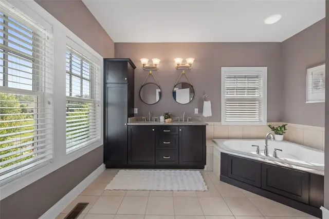 403 Cayuga Cir gallery image 19