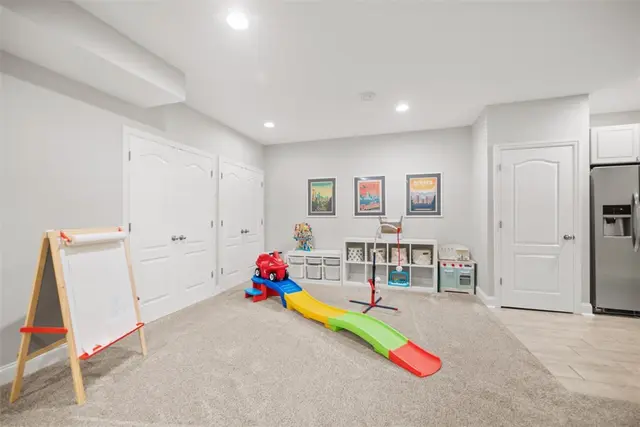 403 Cayuga Cir gallery image 21