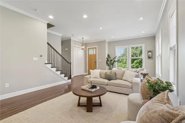 403 Cayuga Cir gallery image 24