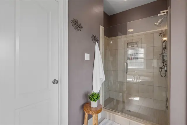 403 Cayuga Cir gallery image 41