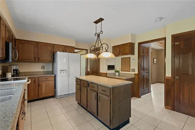403 Lundy Court gallery image 3