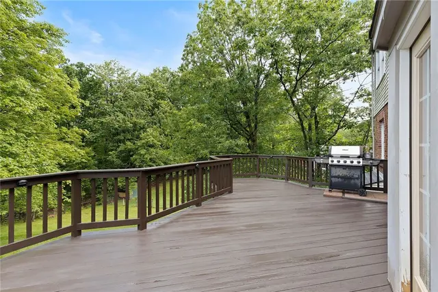 403 Lundy Court gallery image 8