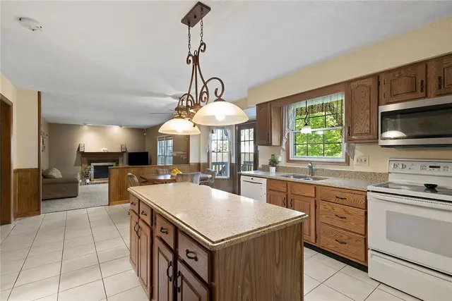 403 Lundy Court gallery image 9