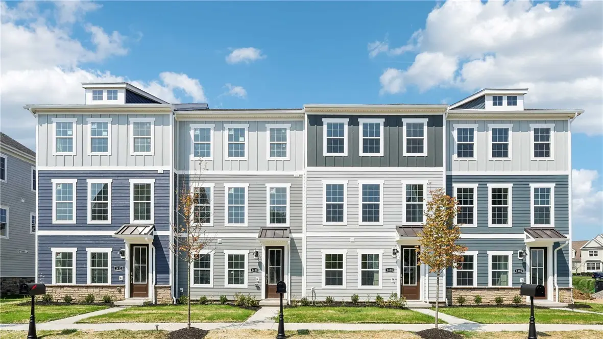 403 N Harmon Court Model Home by DR HORTON
