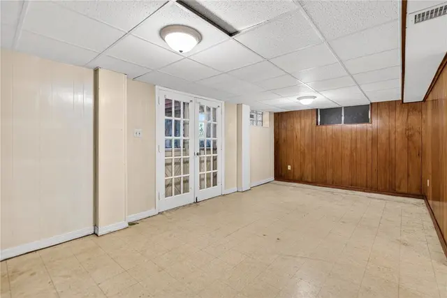 403 Sunderland Dr gallery image 14