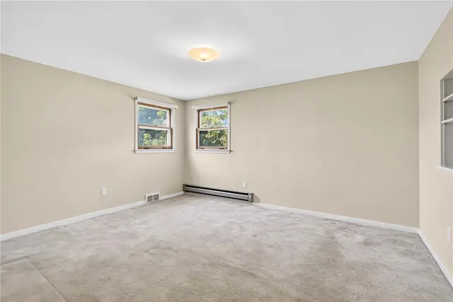 403 Sunderland Dr gallery image 30