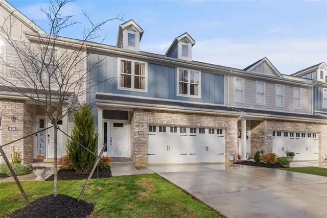 403 Walnut Ct gallery image 3