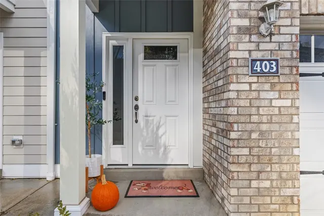 403 Walnut Ct gallery image 4
