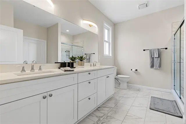 403 Walnut Ct gallery image 6