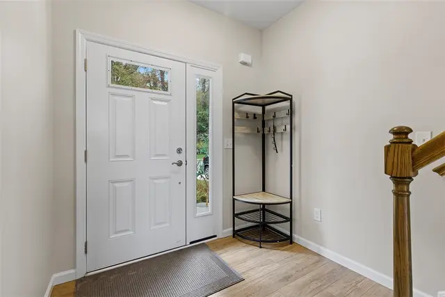 403 Walnut Ct gallery image 7