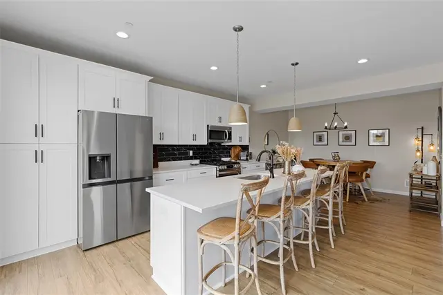 403 Walnut Ct gallery image 13