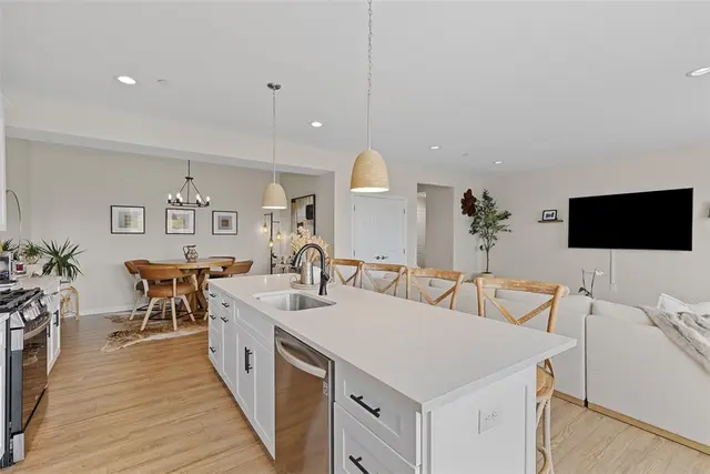 403 Walnut Ct gallery image 14
