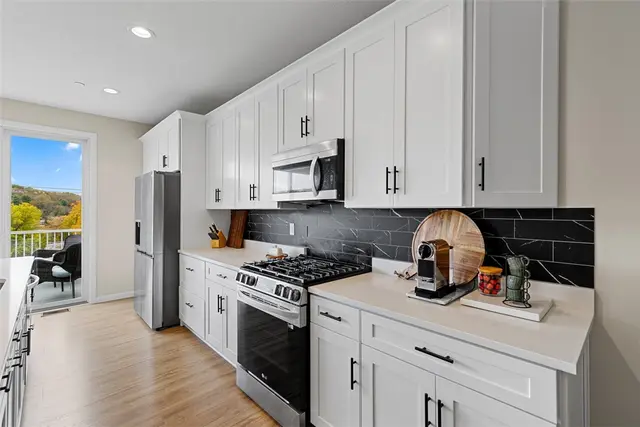 403 Walnut Ct gallery image 15