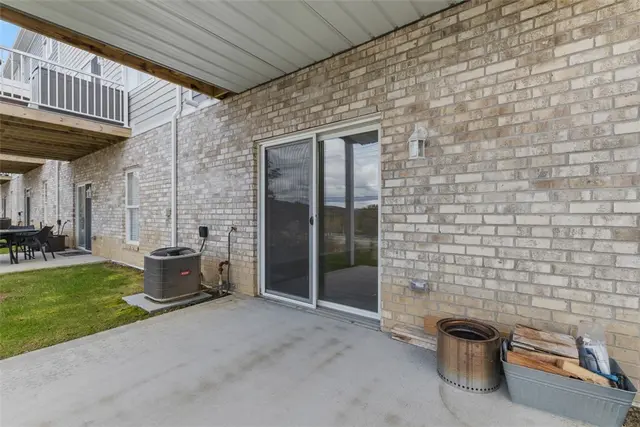 403 Walnut Ct gallery image 41