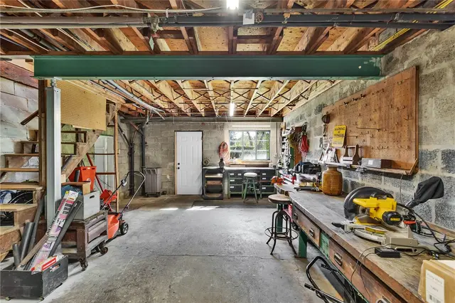 4032 Ewalt Rd gallery image 11