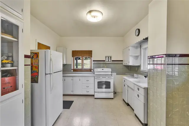 4032 Ewalt Rd gallery image 17