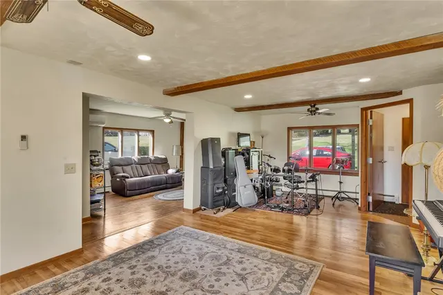 4032 Ewalt Rd gallery image 38