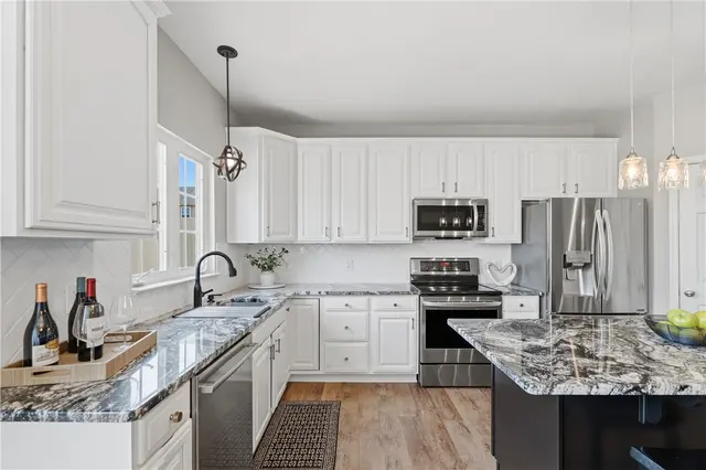 404 Fairgate Drive gallery image 9