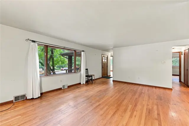 404 Mckown St gallery image 4