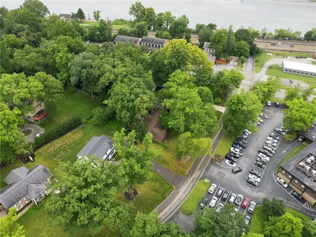 404 Mckown St gallery image 6