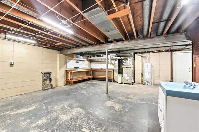 404 Mckown St gallery image 11