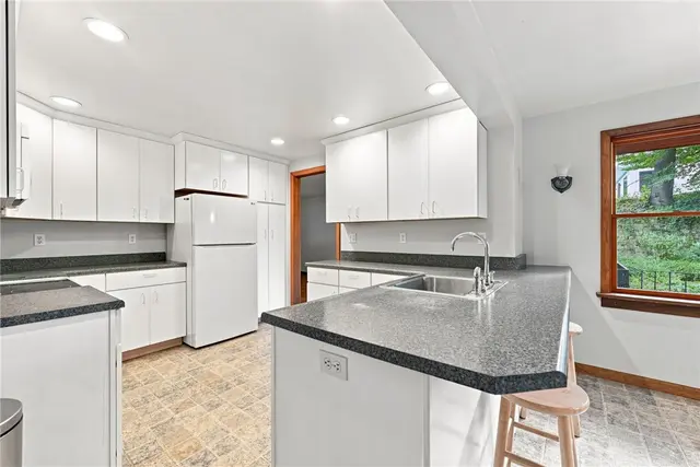 404 Mckown St gallery image 17