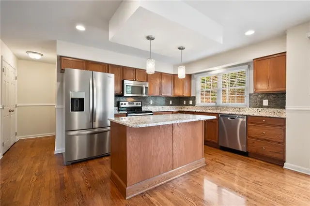 404 Minglewood Dr gallery image 17