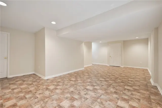 404 Minglewood Dr gallery image 20