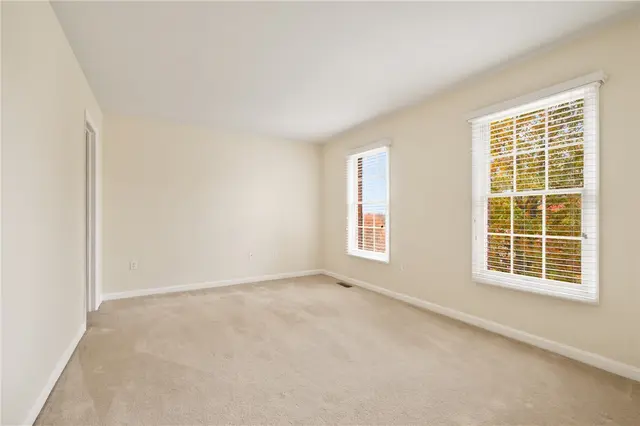404 Minglewood Dr gallery image 27