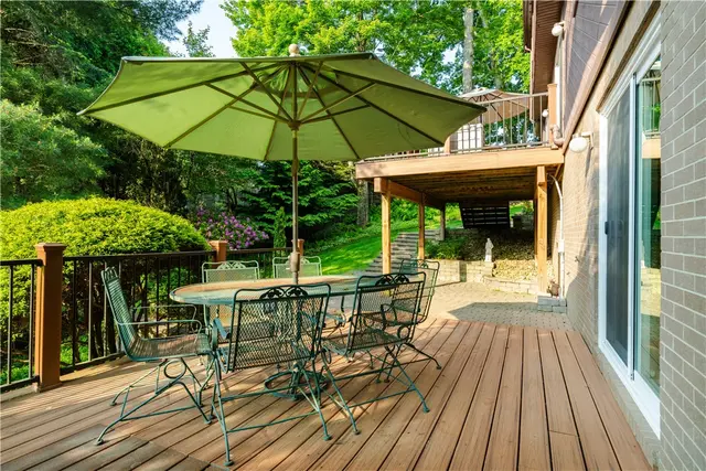 404 Pine Villa Dr gallery image 7