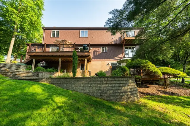 404 Pine Villa Dr gallery image 8