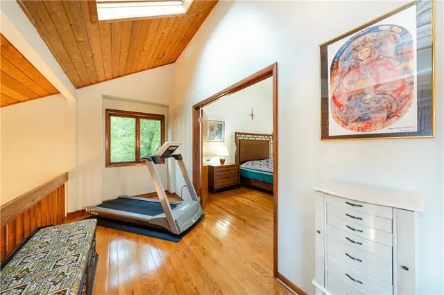 404 Pine Villa Dr gallery image 17