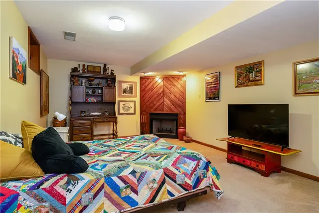 404 Pine Villa Dr gallery image 19