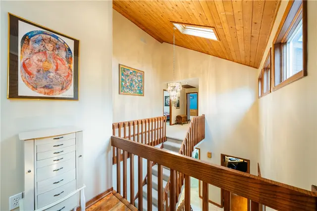 404 Pine Villa Dr gallery image 32