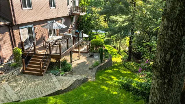 404 Pine Villa Dr gallery image 36