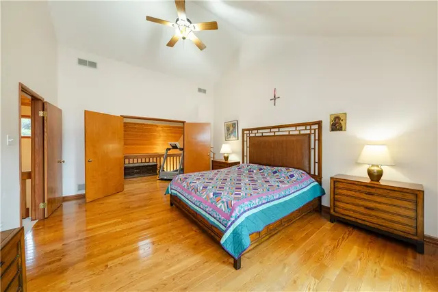 404 Pine Villa Dr gallery image 37