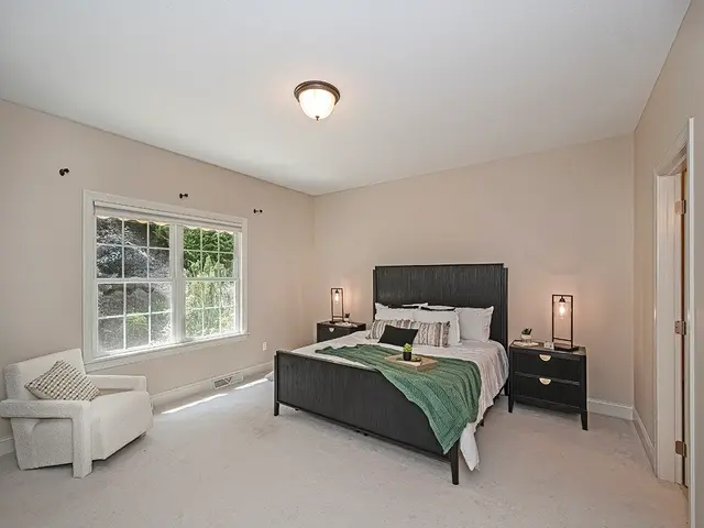 404 Torrey Pine Dr gallery image 9