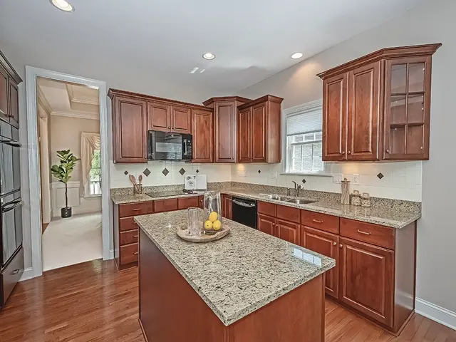 404 Torrey Pine Dr gallery image 10