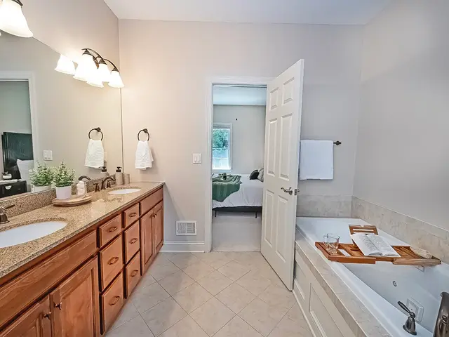 404 Torrey Pine Dr gallery image 17