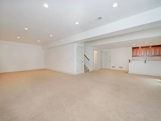 404 Torrey Pine Dr gallery image 19