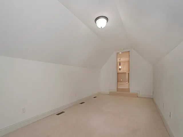 404 Torrey Pine Dr gallery image 25