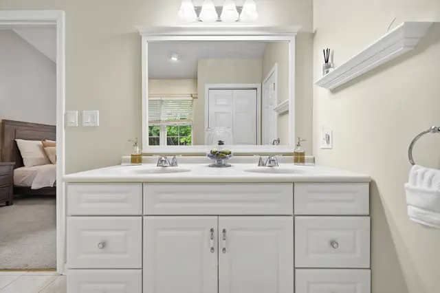 405 Auburn DRIVE gallery image 11