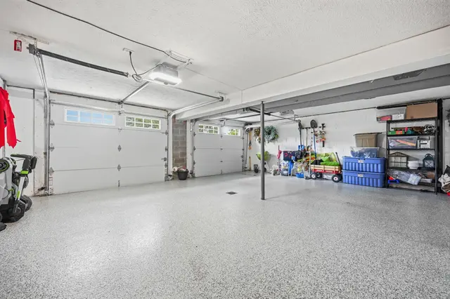 405 Auburn DRIVE gallery image 18