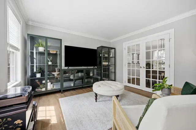405 Auburn DRIVE gallery image 21