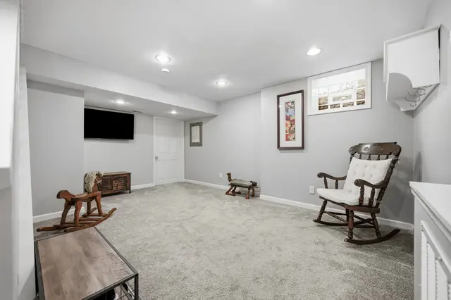 405 Auburn DRIVE gallery image 28