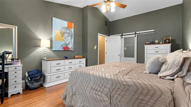 405 Hastings Dr gallery image 28