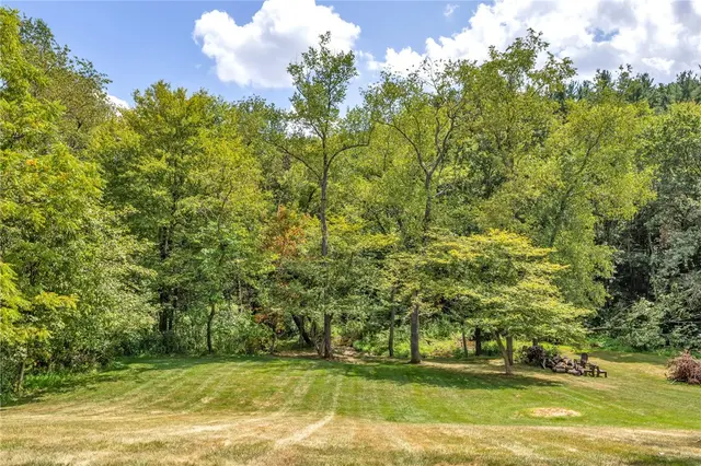 405 Mallard Dr gallery image 4
