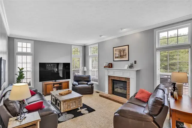 405 Mallard Dr gallery image 16