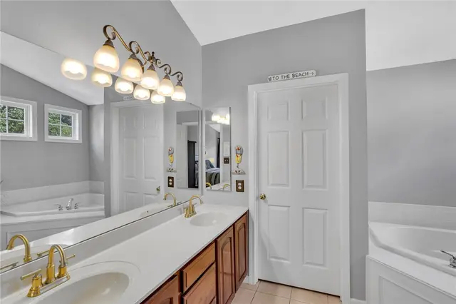 405 Mallard Dr gallery image 18